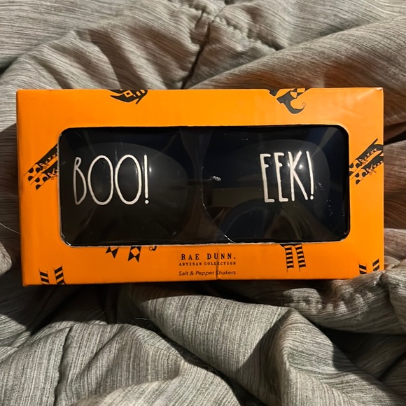 Salt & Pepper shakers - Rae Dunn - Halloween - BOO! EEK! - Picture 2 of 7